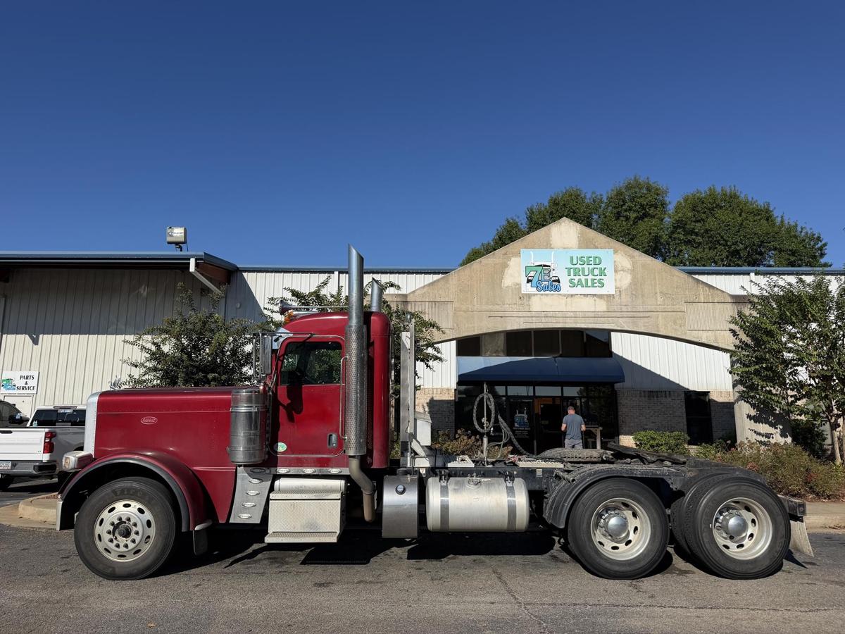 2024 Peterbilt 389